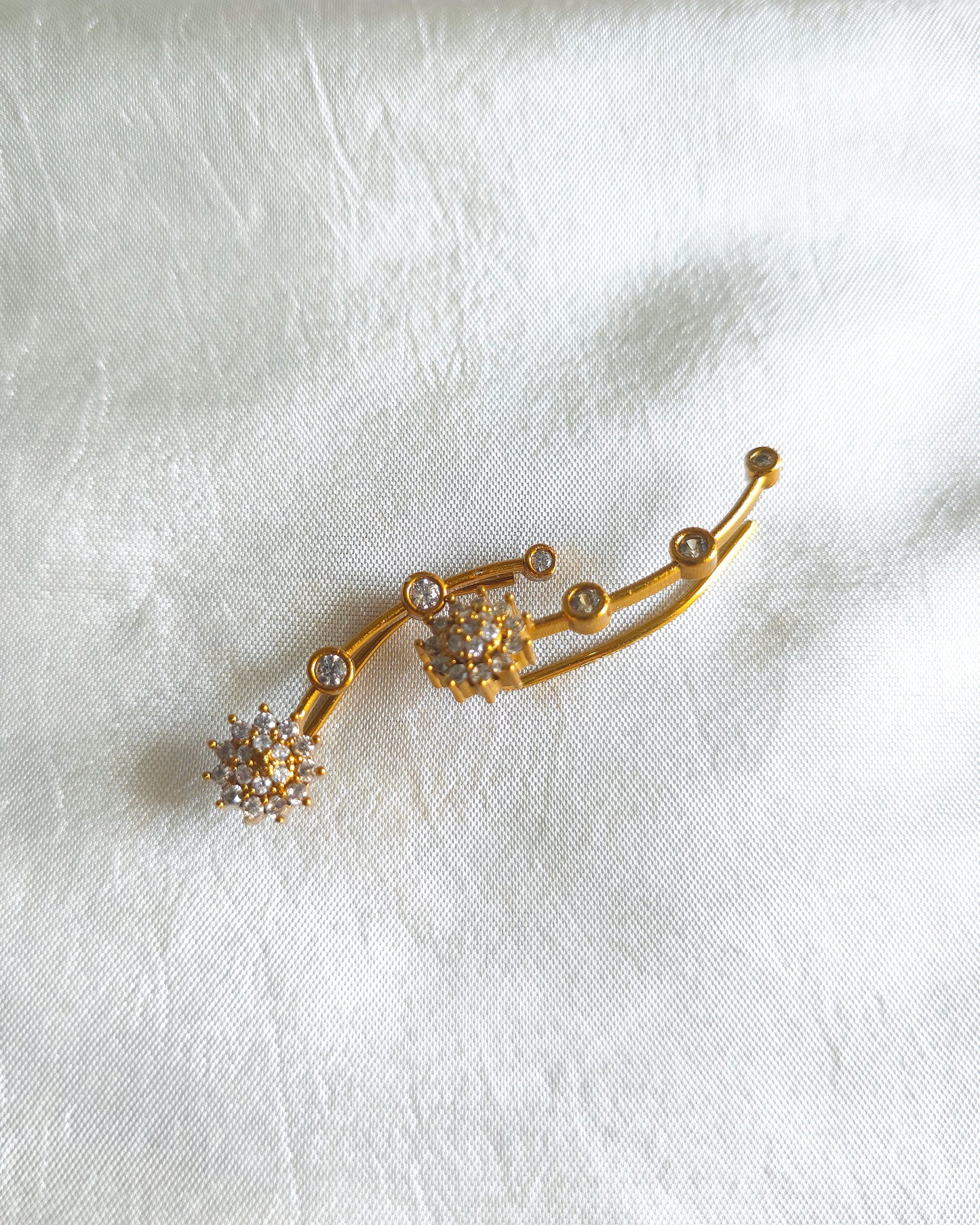 The Lyra Stellar Ear Cuff MJ1092