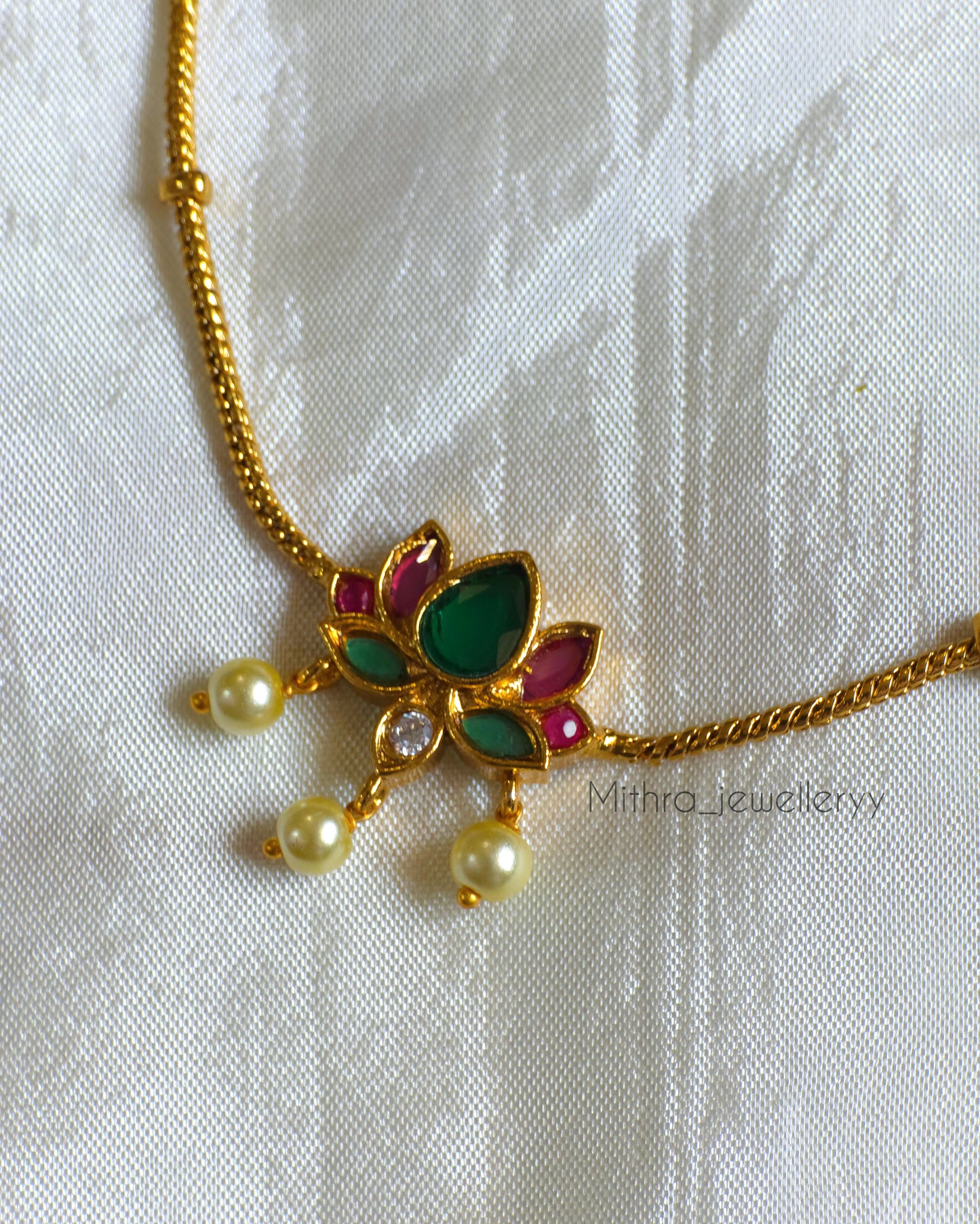 Minimalist Lotus Pendant Necklace Set MJ1045