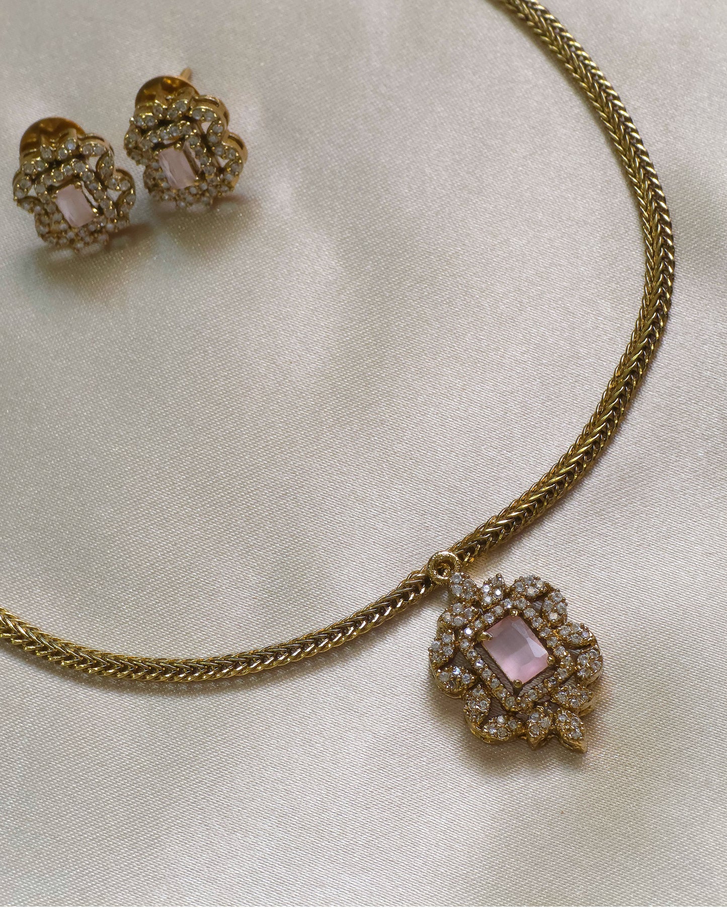 Royale Bloom Gemstone Choker & Matching Studs Set MJ1044