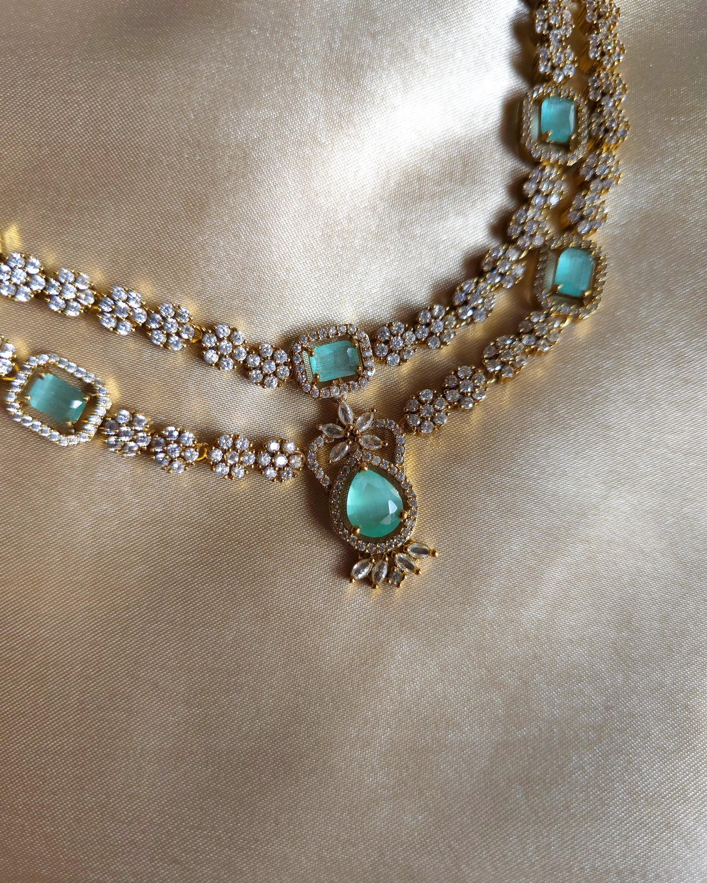 Mint Radiance: Double-Layered Floral & Stone Jewelry Set MJ1062