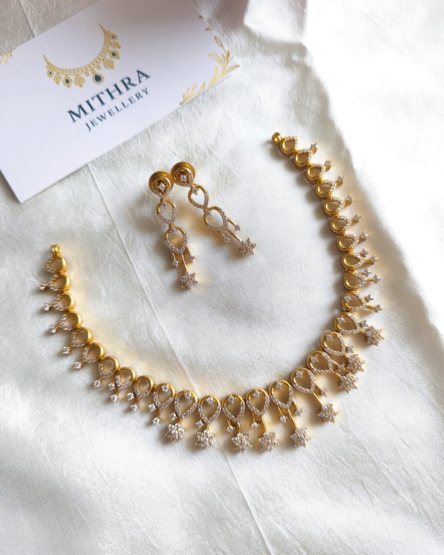 STARDUST - Elegant Star-Drop Necklace & Earring Set MJ1031