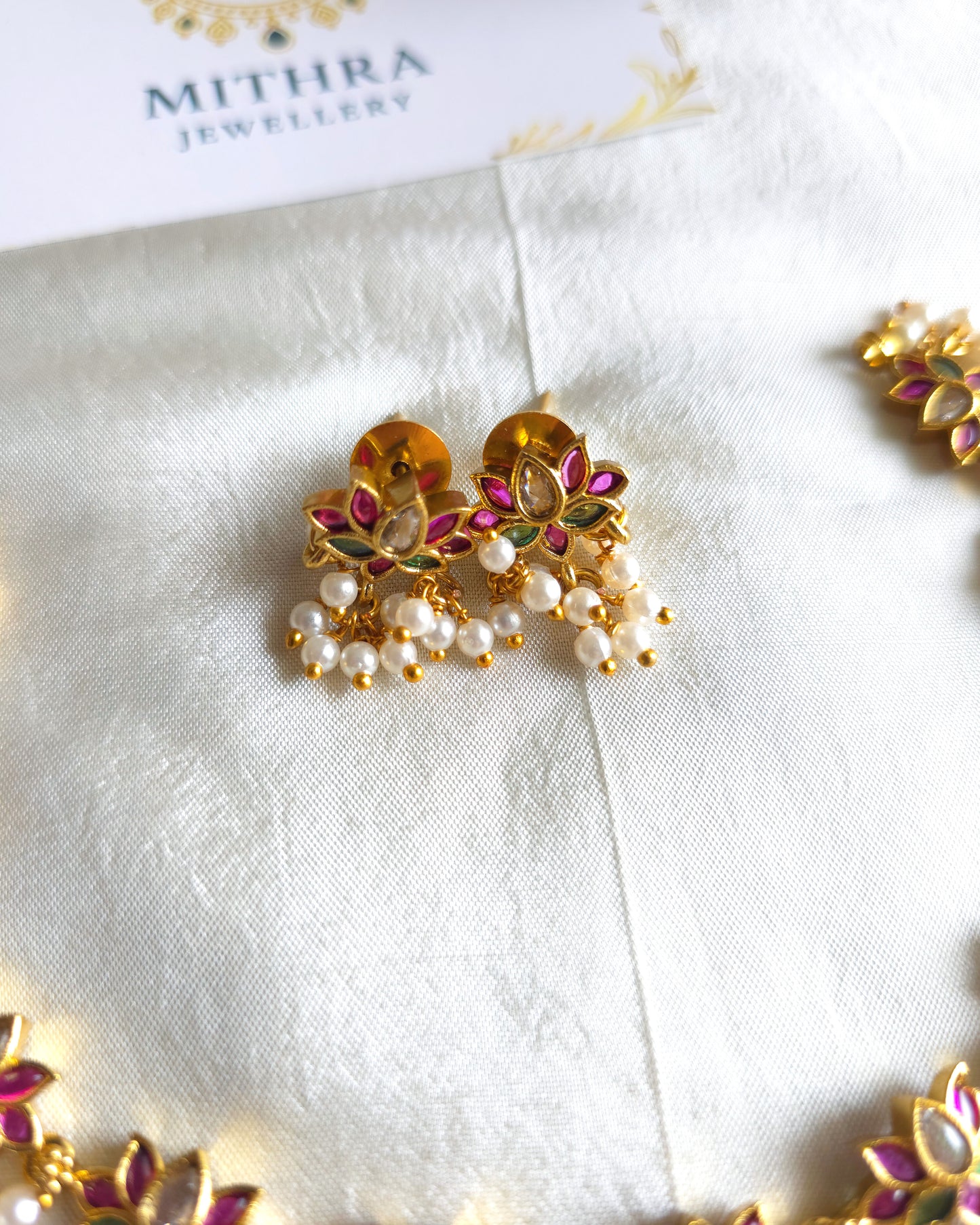Pearl-Fringed Lotus Motif Choker Set MJ1014