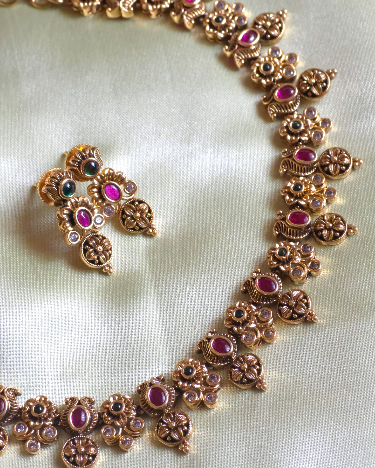 SAANVI - Antique Floral Stone Necklace & Earring Set (with attached backchain) MJ1009