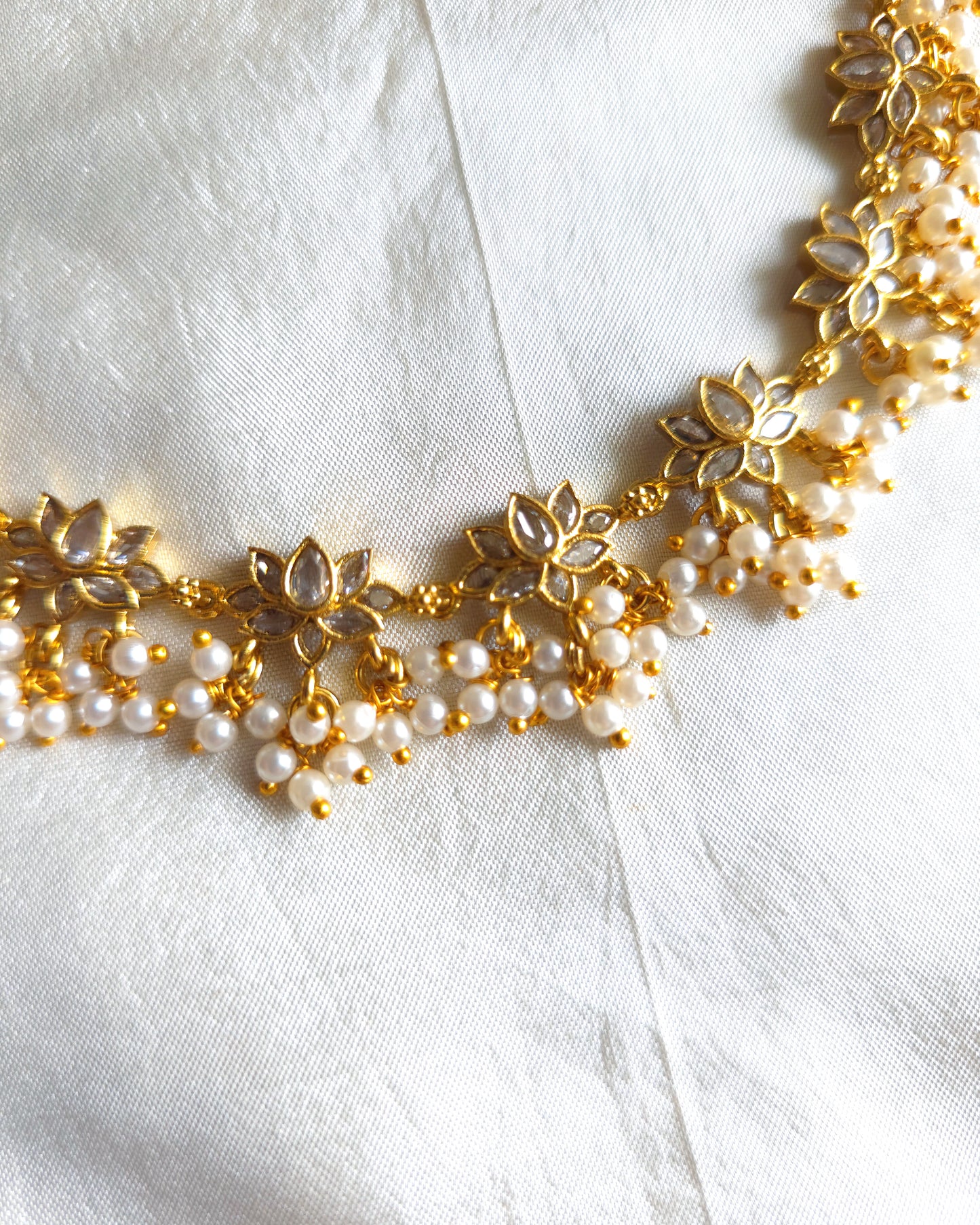 Pearl-Fringed Lotus Motif Choker Set MJ1014