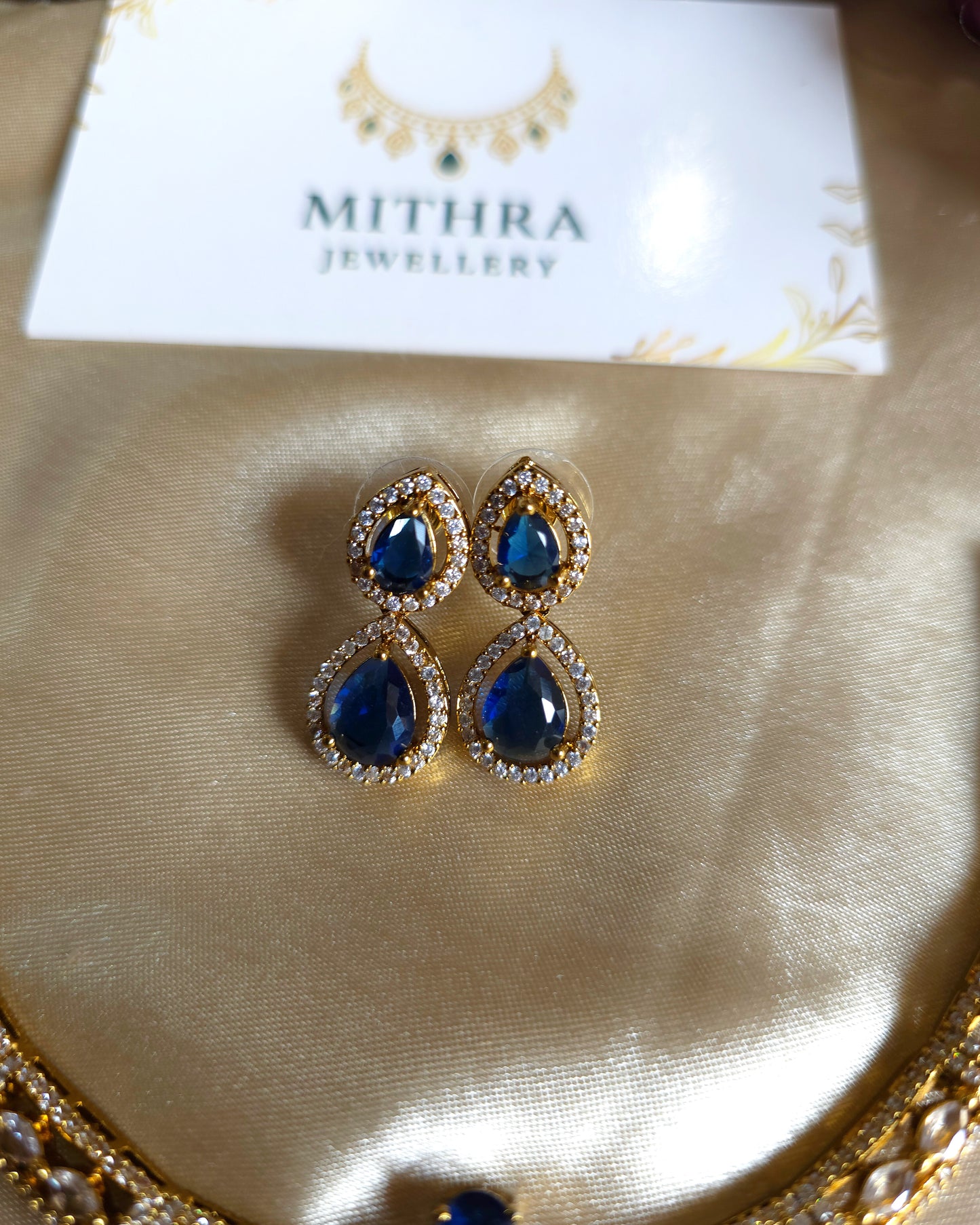 BLING - Teardrop Halo Necklace & Earring Set MJ1036